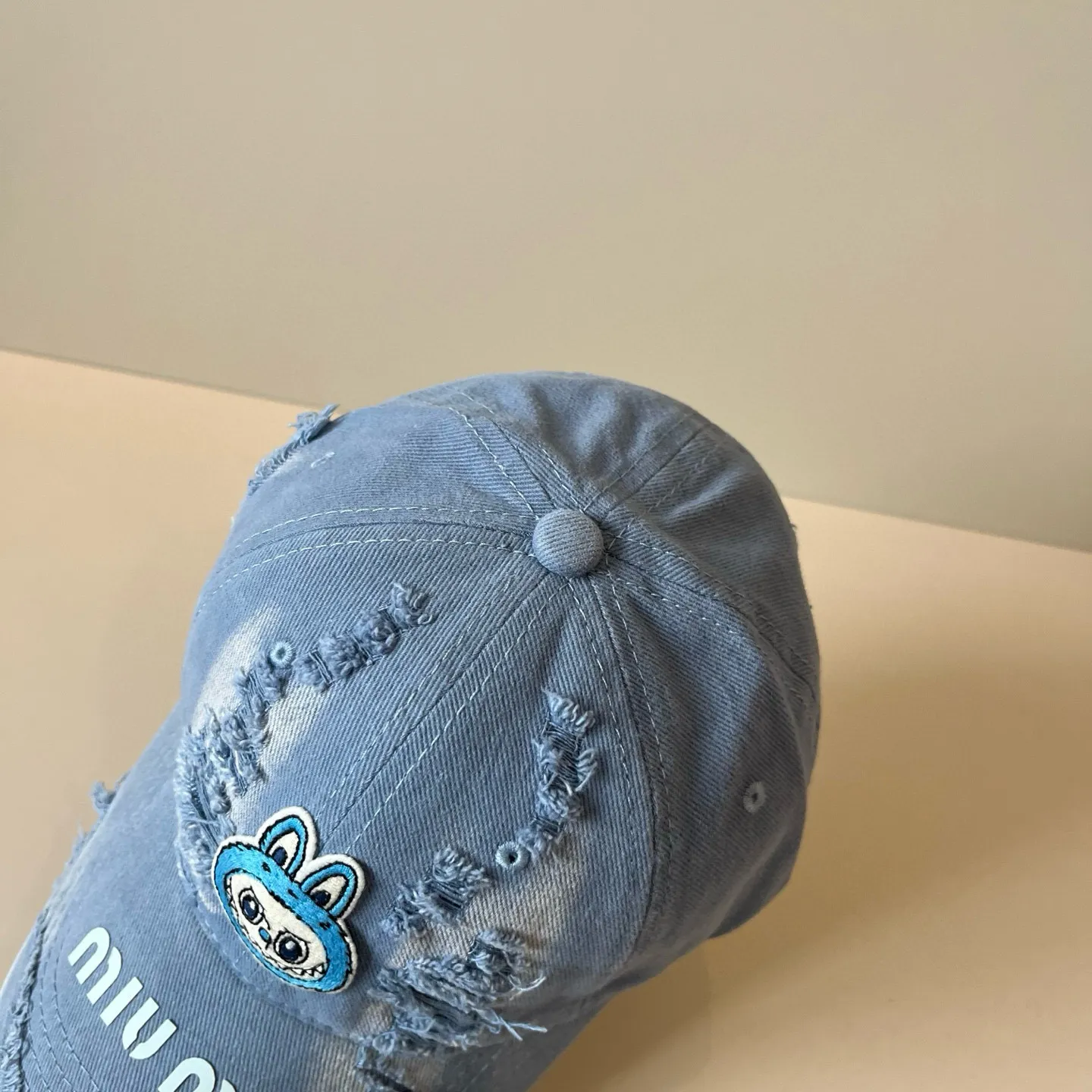 P70 miumiu original spring and summer new baseball cap, authentic mold-making and custom-made, the original workmanship is meticulous and the quality is superb!