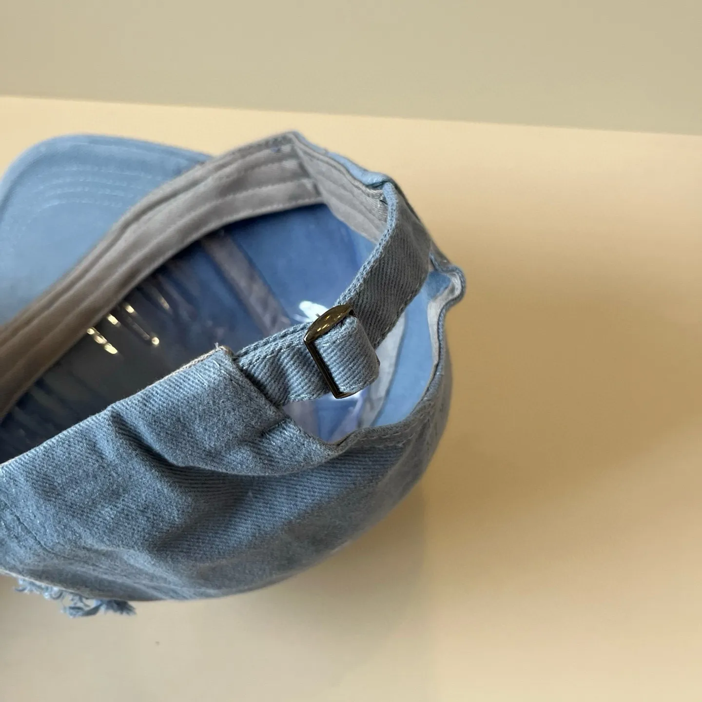 P70 miumiu original spring and summer new baseball cap, authentic mold-making and custom-made, the original workmanship is meticulous and the quality is superb!
