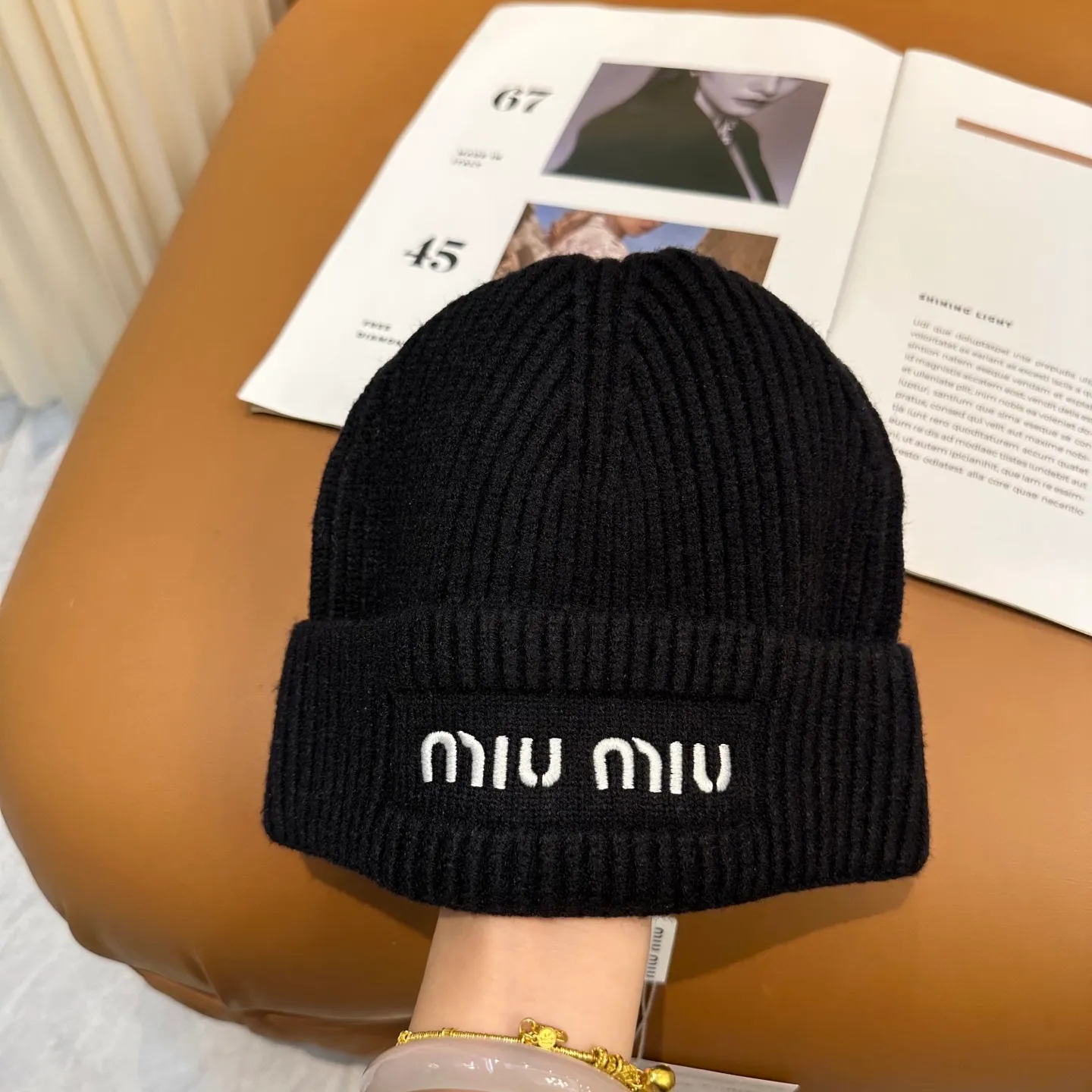 P66 miumiu Miu Miu counter's popular embroidered logo knitted hat! Xiaohongshu’s new product is released, it’s so 🉑️, high-elastic fabric, classic color