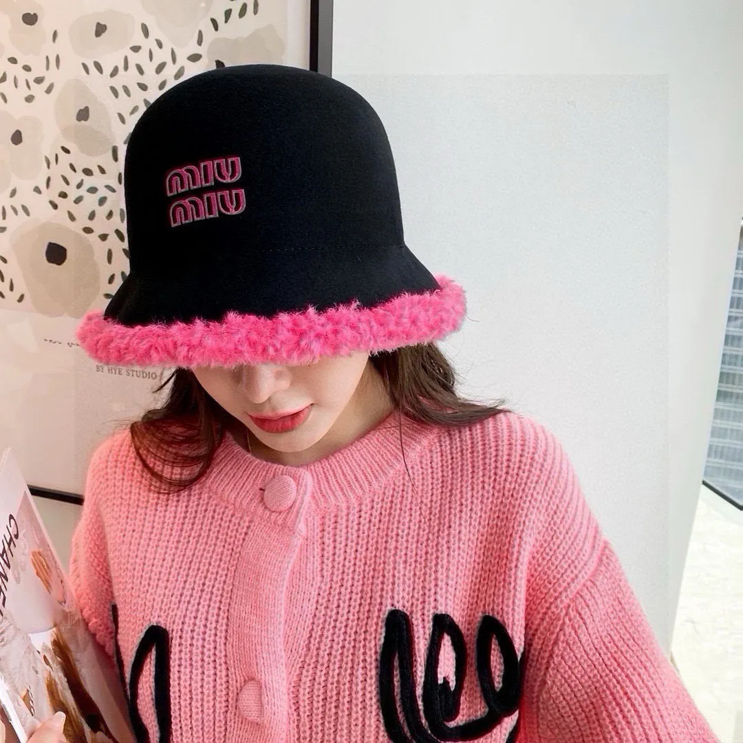💰180¥ Miumiu new autumn and winter wool hat🦙, head circumference 57cm