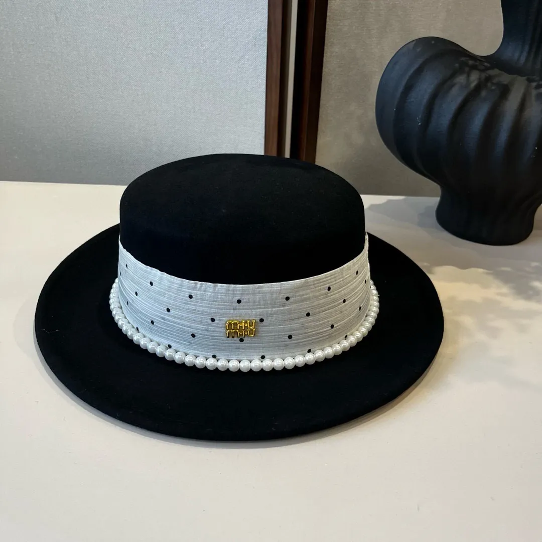 💰200¥ miumiu new wool top hat, flat top hat, 100% wool fabric 🦙%, head circumference 57cm