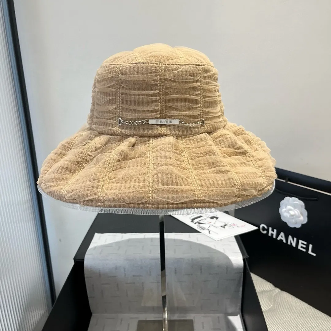 💰120¥ miumiu new fisherman hat, frilly design, foldable, very good sunshade effect, head circumference 57cm