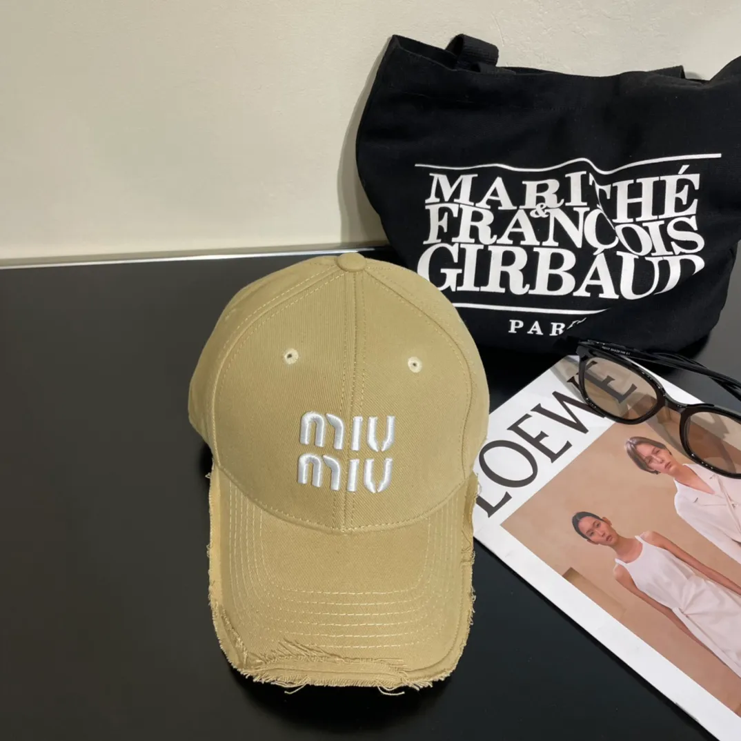 P60💛 Comes with dust bag. [Miumiu Miu Miu] 2024 new denim order style embroidered baseball cap🧢big brand style is super easy to match, hurry up and get it!