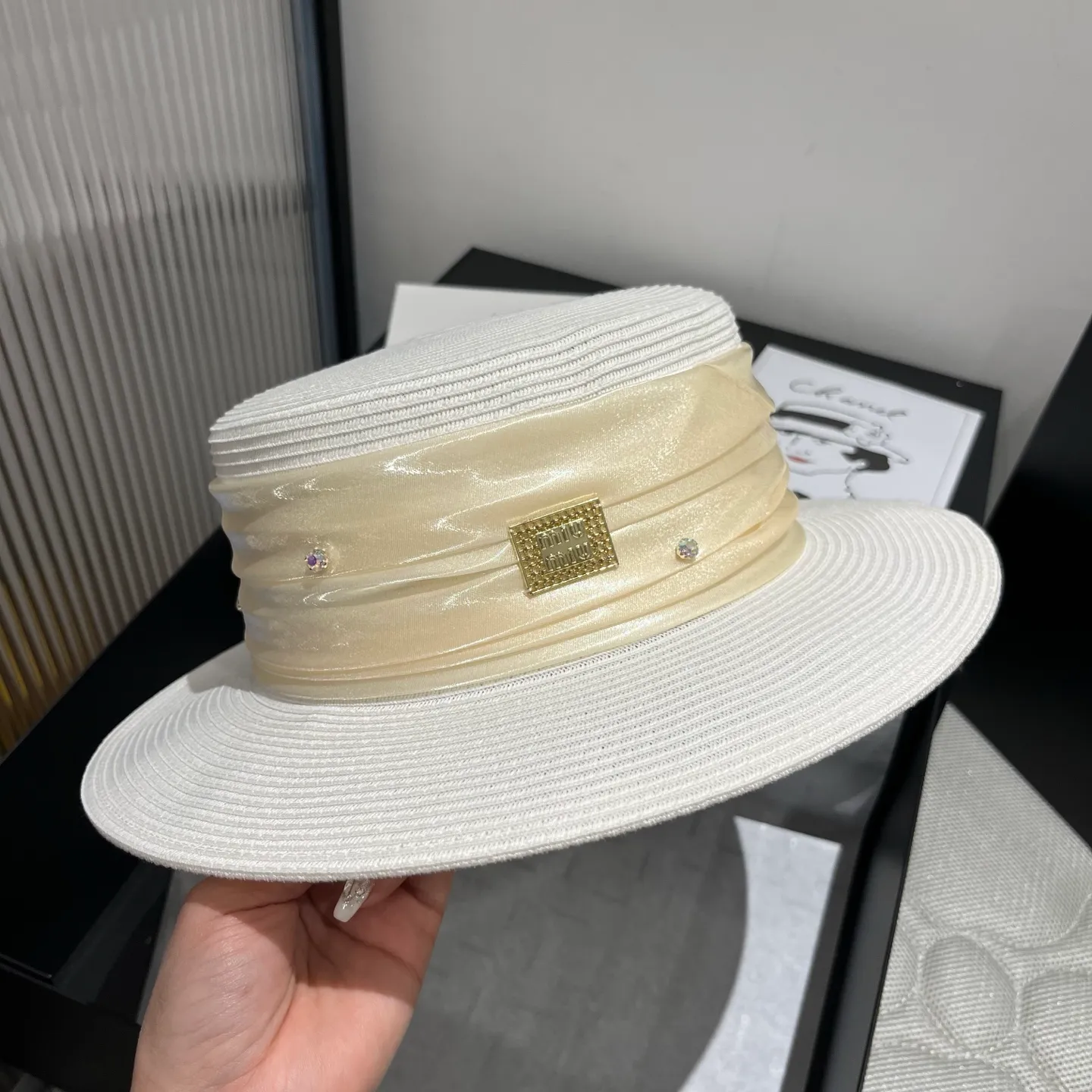 💰170¥ miumiu new flat top hat, high-grade PP straw fabric, head circumference 57cm