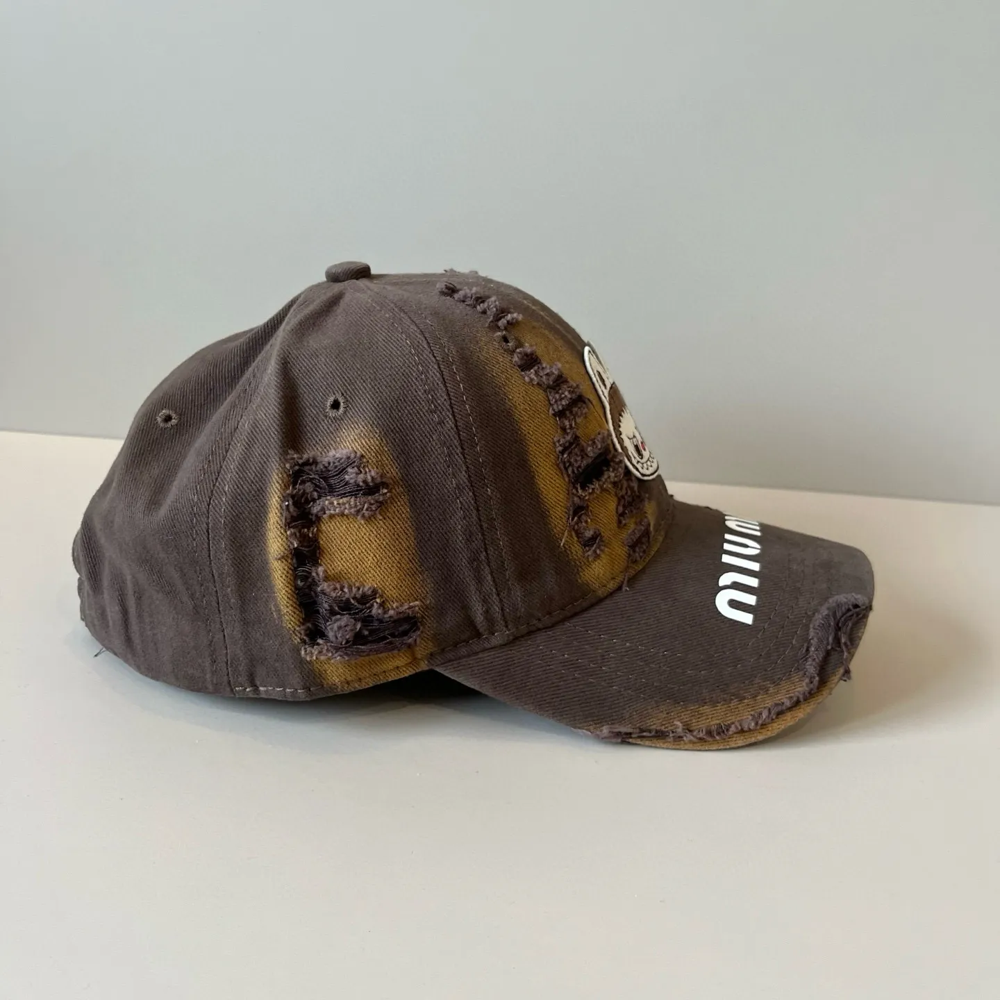P70 miumiu original spring and summer new baseball cap, authentic mold-making and custom-made, the original workmanship is meticulous and the quality is superb!