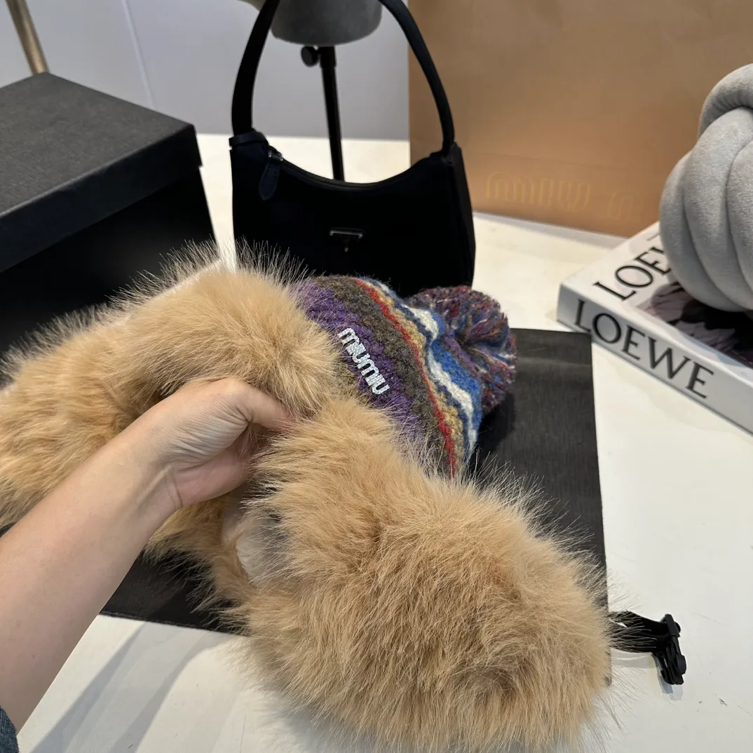P70 miumiu new rabbit fur thickened knitted thunder hat, simple and versatile item, head circumference 57cm