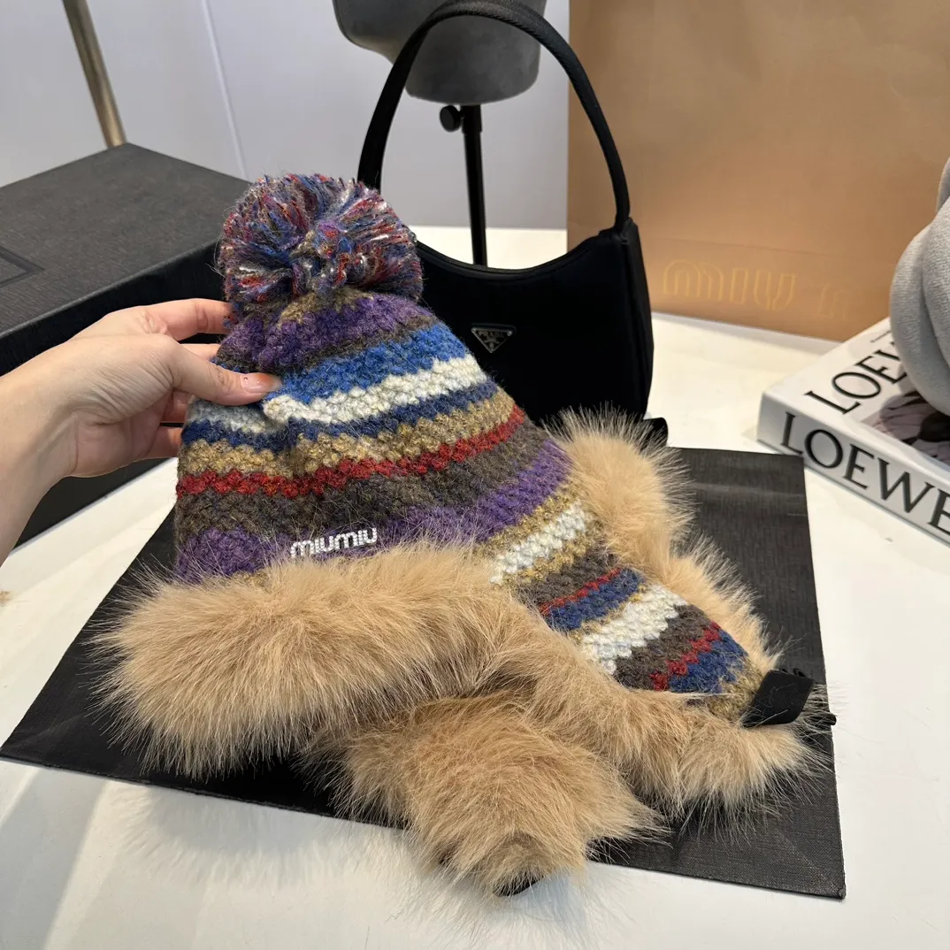P70 miumiu new rabbit fur thickened knitted thunder hat, simple and versatile item, head circumference 57cm