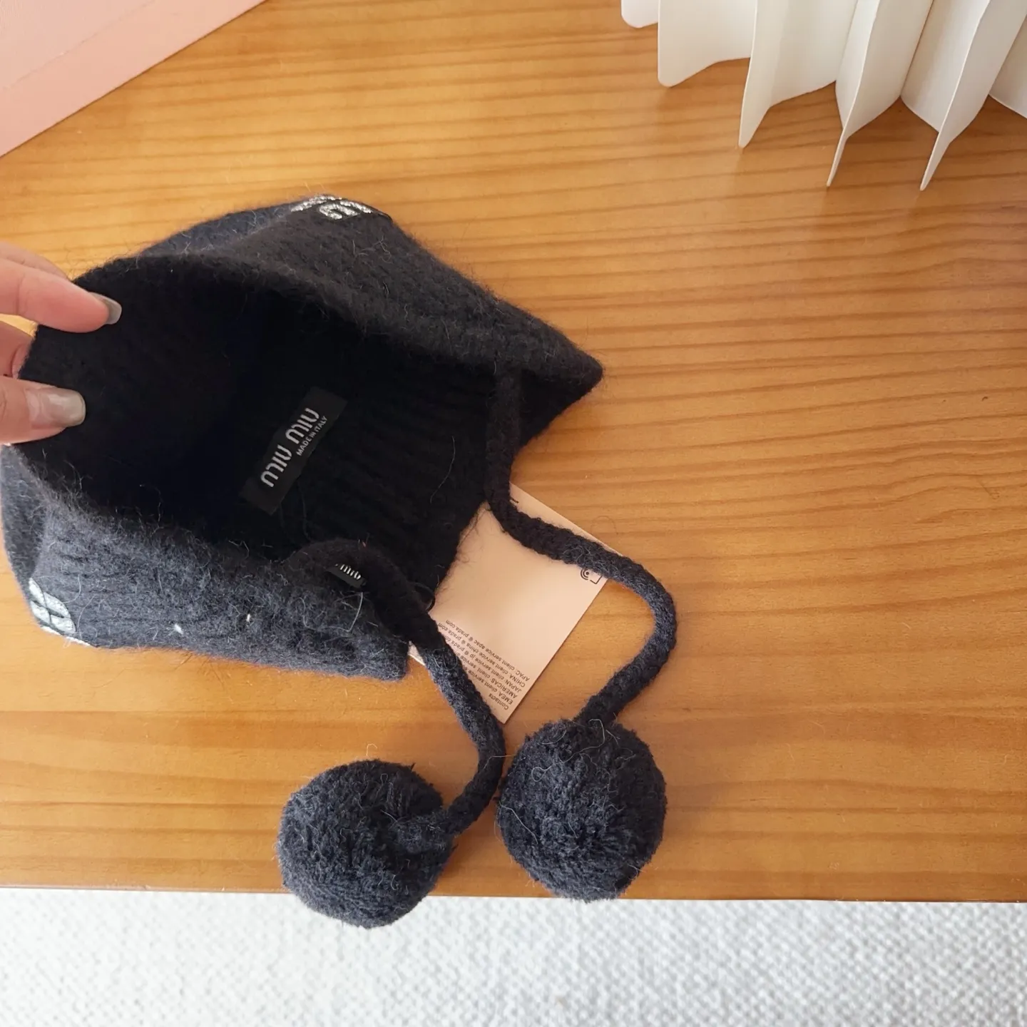 💰86 miumiu’s most popular knitted hat at Miu Miu counter! Xiaohongshu’s new product is released, it’s so 🉑️, high-elastic fabric, classic colors, same style for men and women.