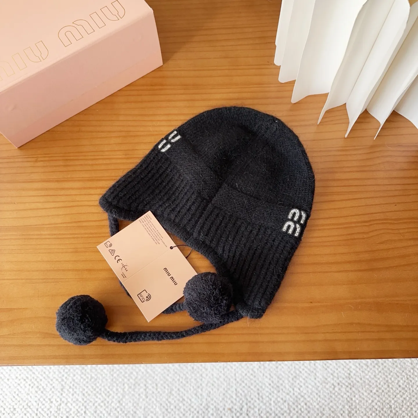 💰86 miumiu’s most popular knitted hat at Miu Miu counter! Xiaohongshu’s new product is released, it’s so 🉑️, high-elastic fabric, classic colors, same style for men and women.