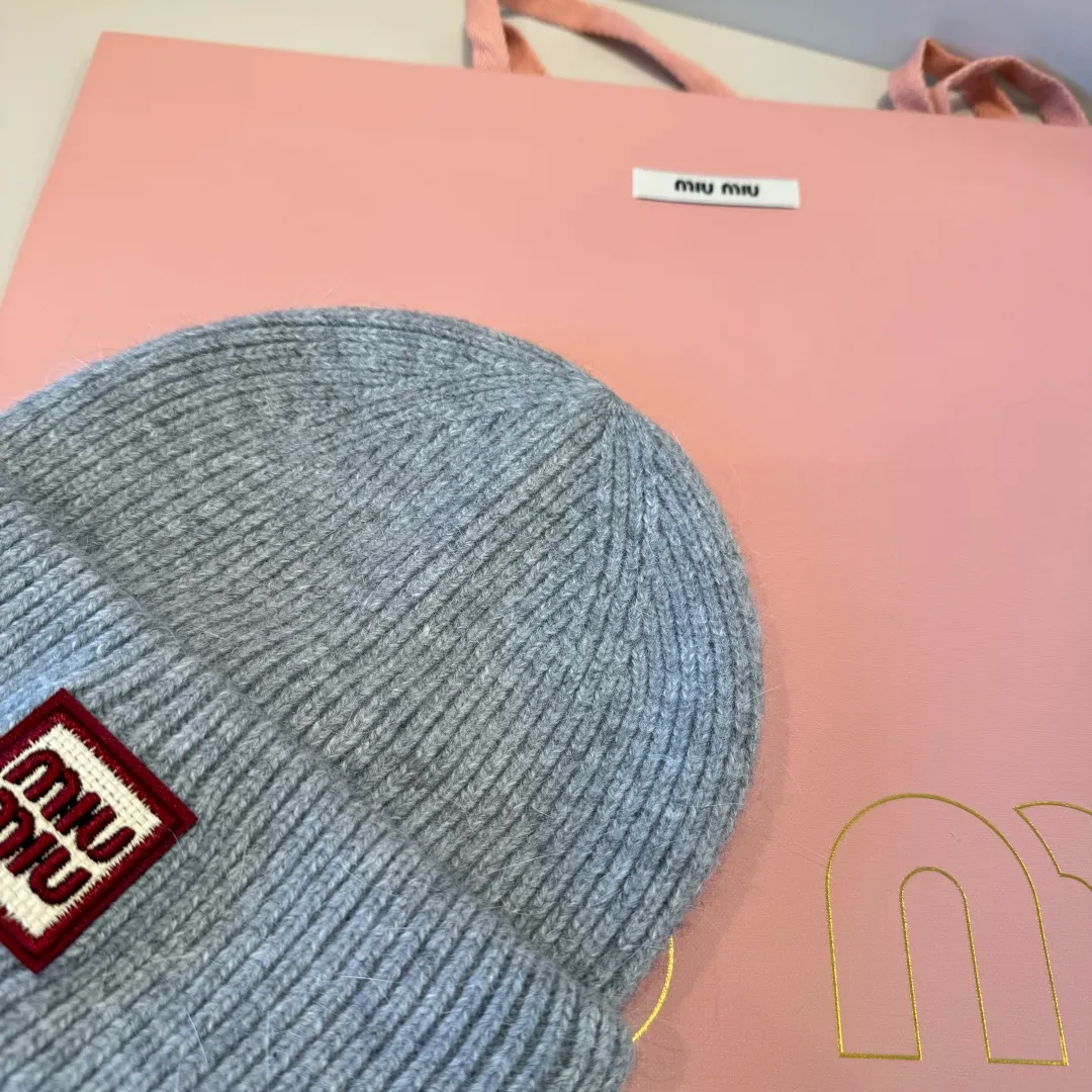 P50 miumiu original spring and summer new style woolen hat, customized, the original workmanship is meticulous and the quality is great!