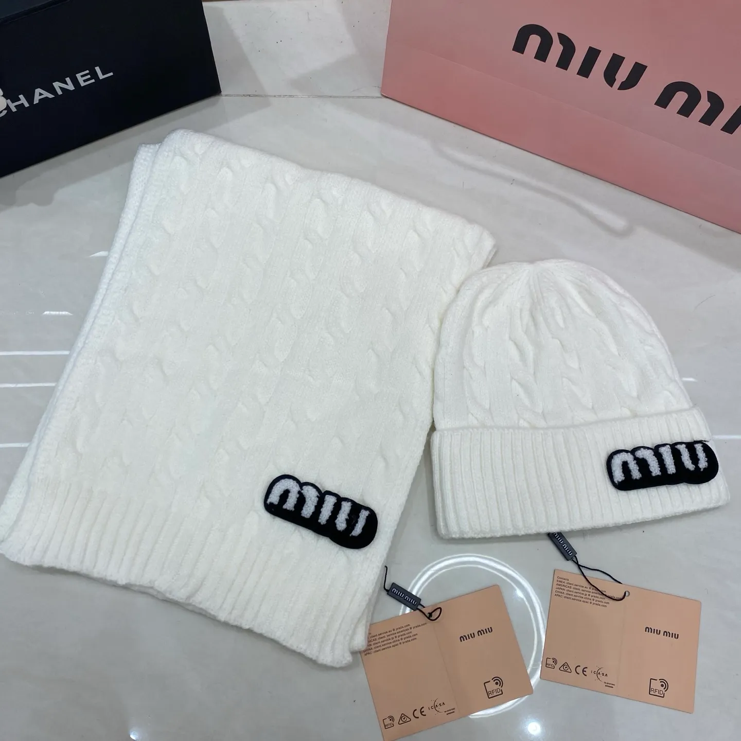 MiuMiu cashmere suit: scarf 🧣/cashmere knitted hat