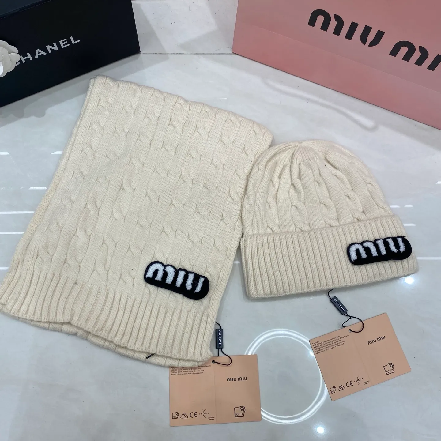 MiuMiu cashmere suit: scarf 🧣/cashmere knitted hat