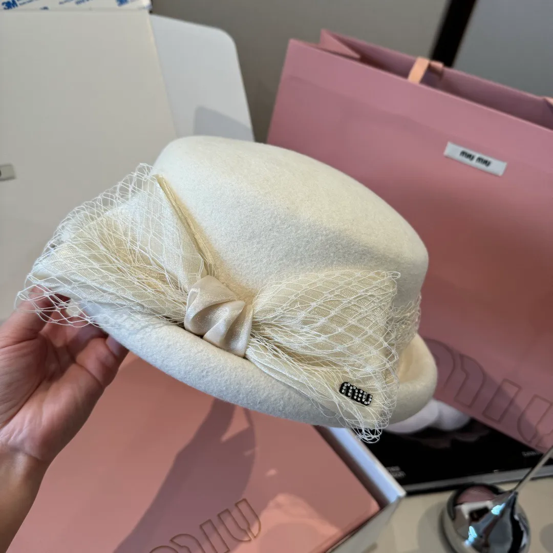 💰220¥ White miumiu new wool 🦙 top hat, beret, super goddess style, advanced custom hat, 100% wool 🦙% fabric, head circumference 57cm