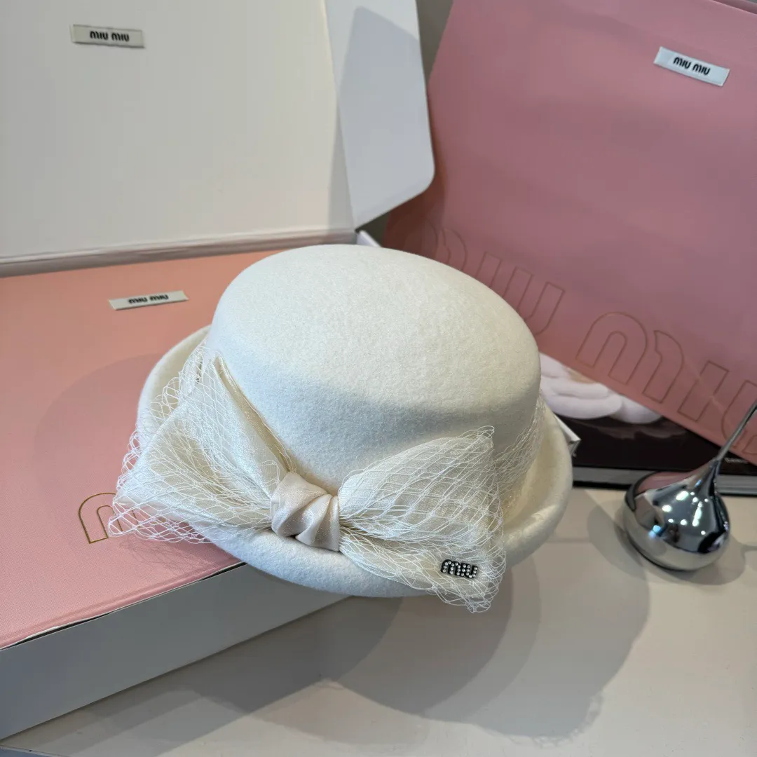 💰220¥ White miumiu new wool 🦙 top hat, beret, super goddess style, advanced custom hat, 100% wool 🦙% fabric, head circumference 57cm