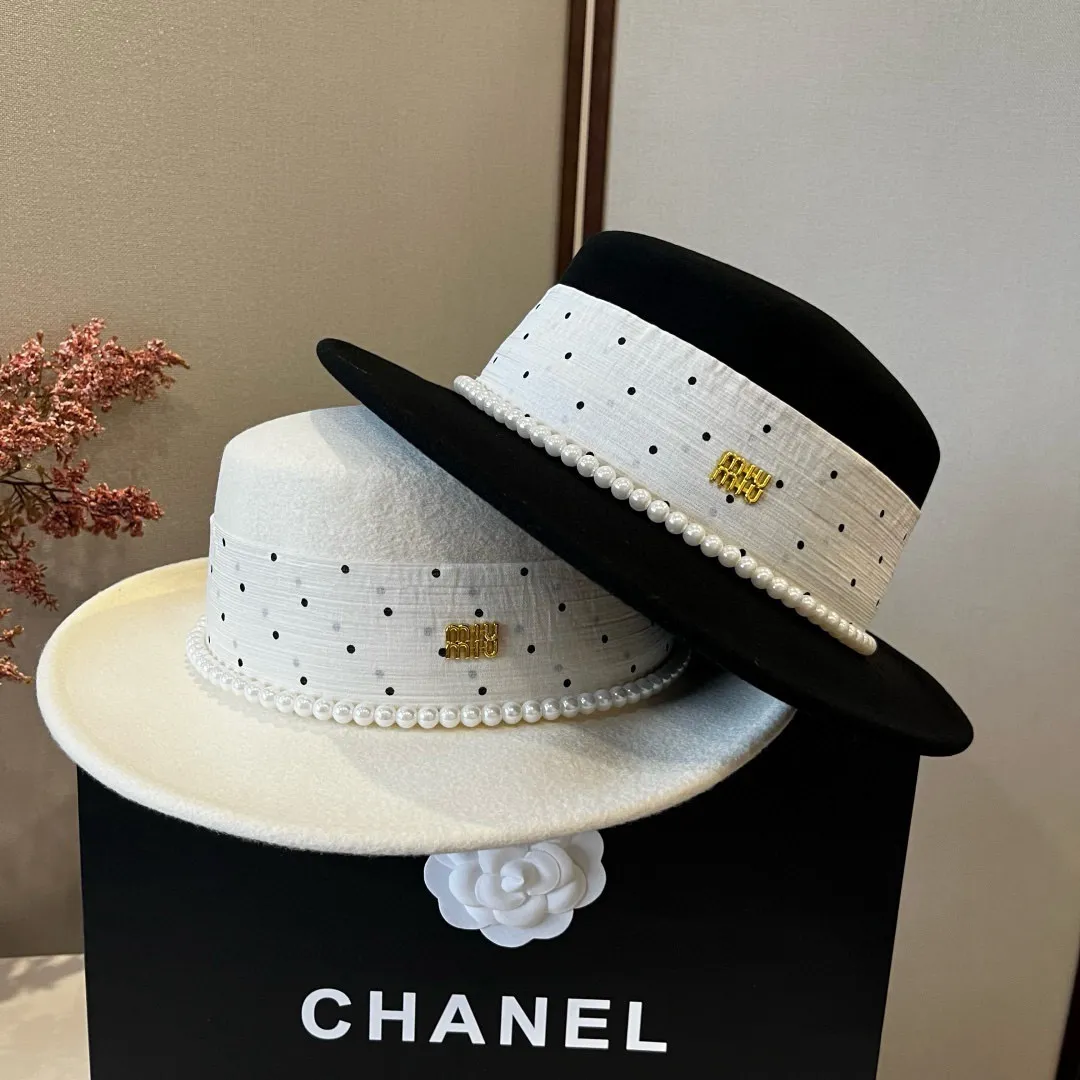💰190¥ miumiu new wool top hat, flat top hat, 100% wool fabric 🦙%, head circumference 57cm