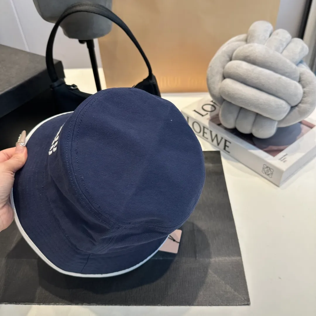 P90 miumiu 24ss new canvas bucket hat double-sided college style bucket hat, fresh and artistic