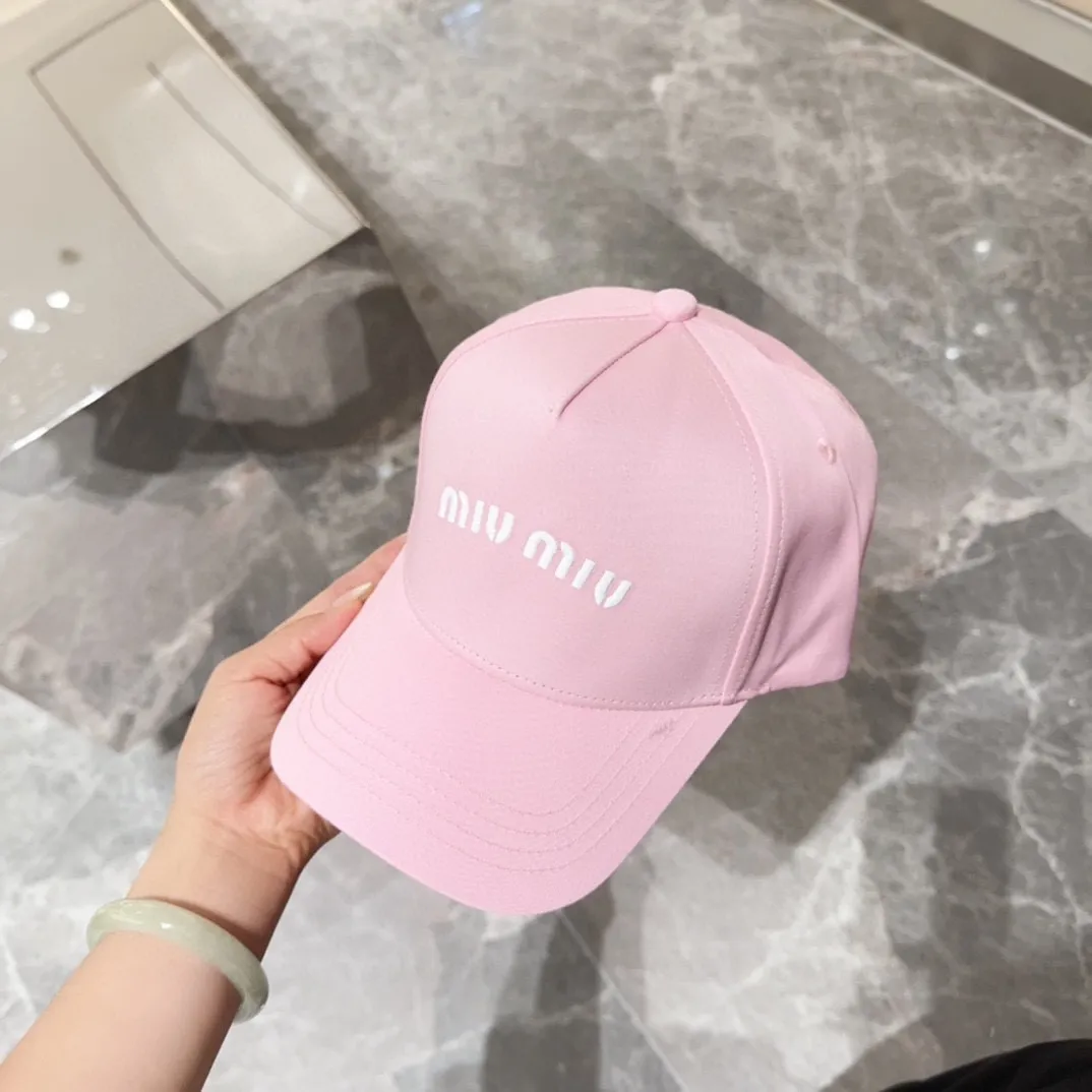 💰50 miumiu embroidered baseball cap, big brand style, very easy to match, get it now!