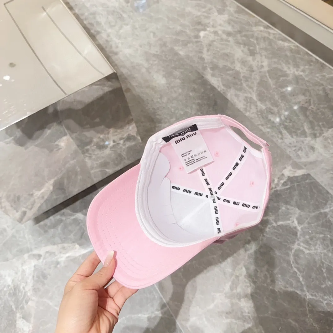 💰50 miumiu embroidered baseball cap, big brand style, very easy to match, get it now!