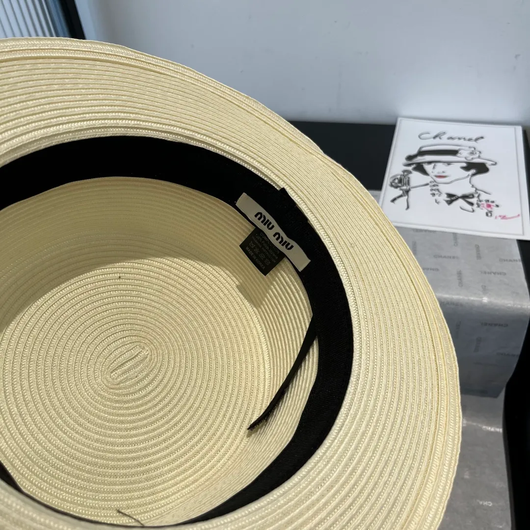 💰140$ miumiu new flat top hat, PP straw material, head circumference 57cm