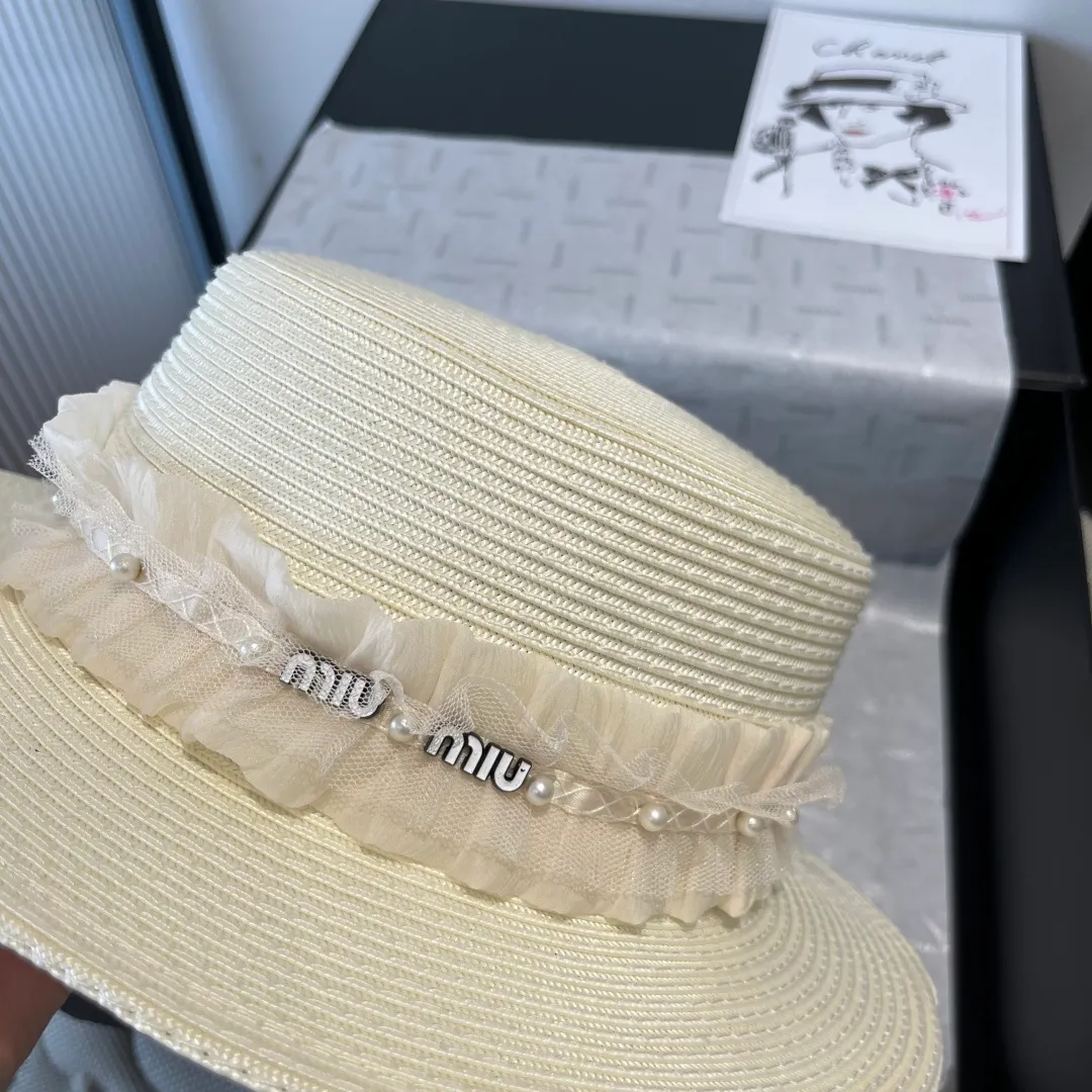 💰140$ miumiu new flat top hat, PP straw material, head circumference 57cm