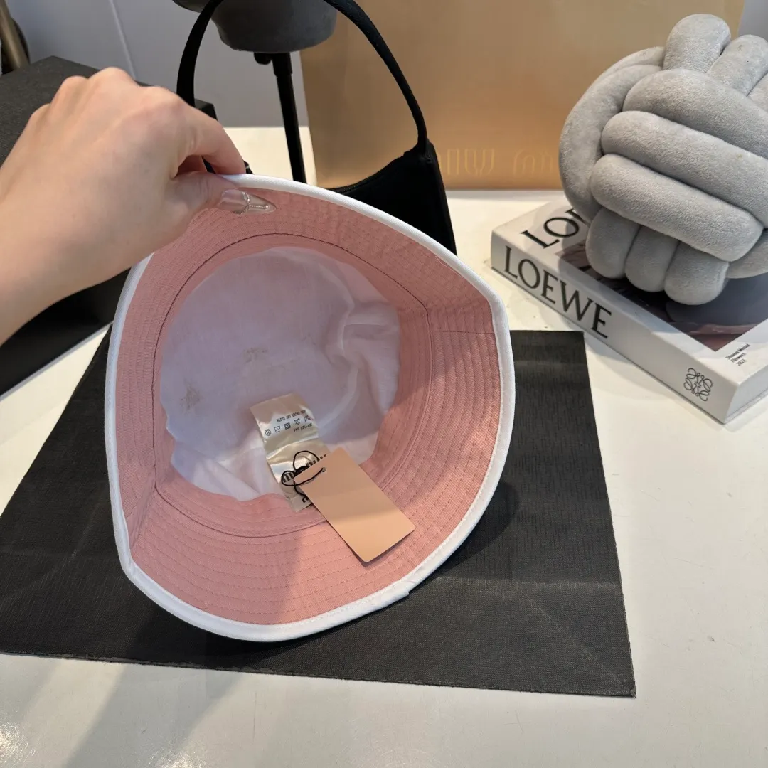 P90 miumiu 24ss new canvas bucket hat double-sided college style bucket hat, fresh and artistic