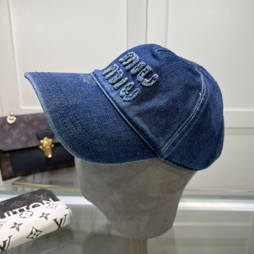 80💰Miumiu miumiu original autumn baseball cap, authentic mold-making and custom-made, the original workmanship is meticulous and the quality is superb!
