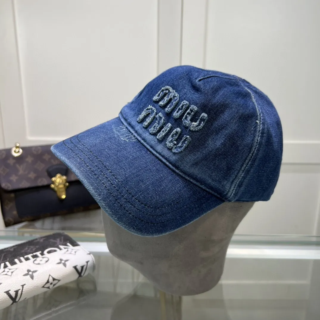 80💰Miumiu miumiu original autumn baseball cap, authentic mold-making and custom-made, the original workmanship is meticulous and the quality is superb!
