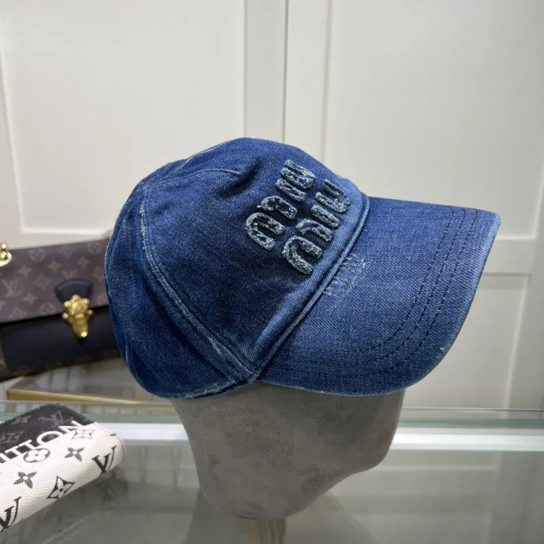 80💰Miumiu miumiu original autumn baseball cap, authentic mold-making and custom-made, the original workmanship is meticulous and the quality is superb!