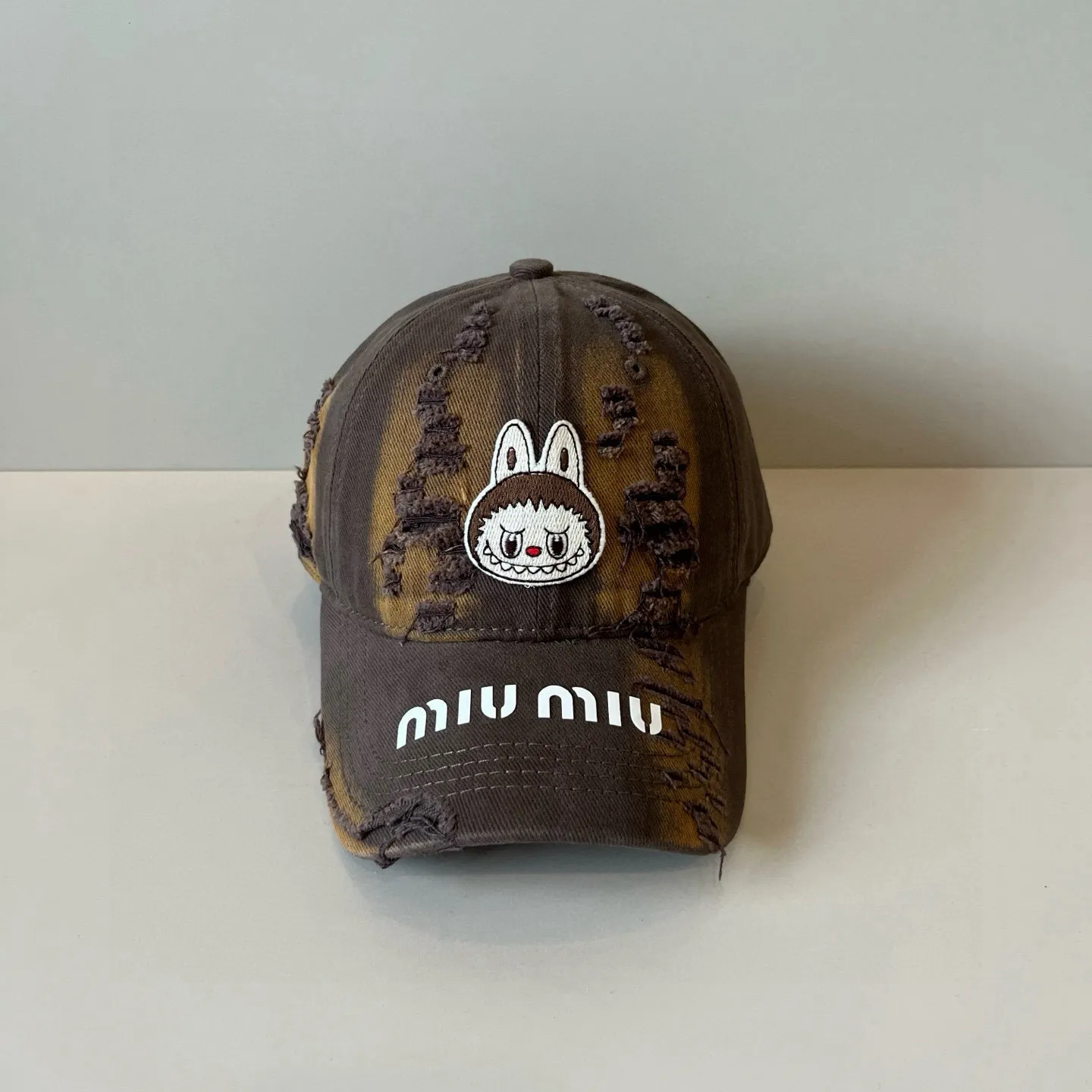 P60 miumiu original spring and summer new baseball cap, authentic mold-making and custom-made, the original workmanship is meticulous and the quality is superb!