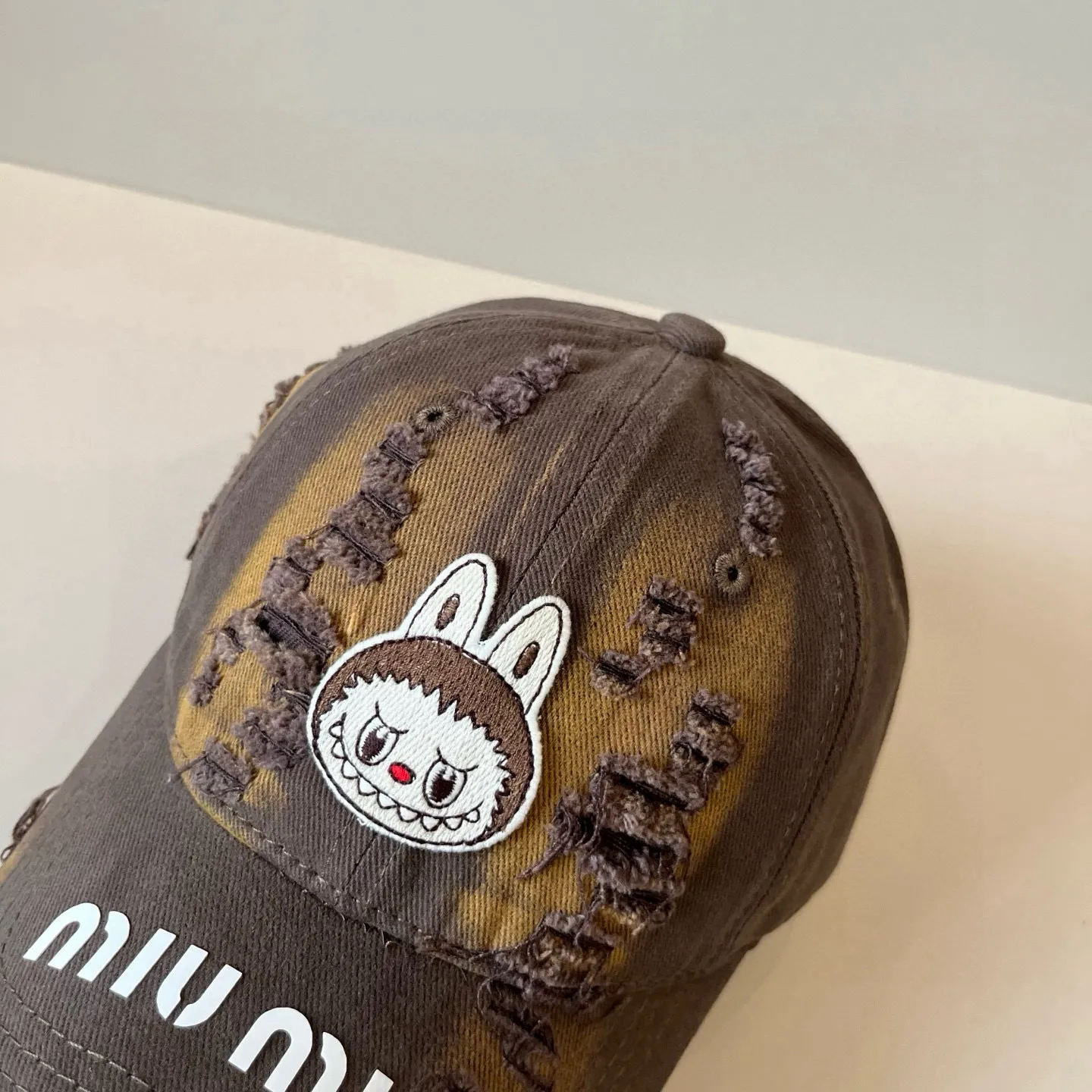 P60 miumiu original spring and summer new baseball cap, authentic mold-making and custom-made, the original workmanship is meticulous and the quality is superb!