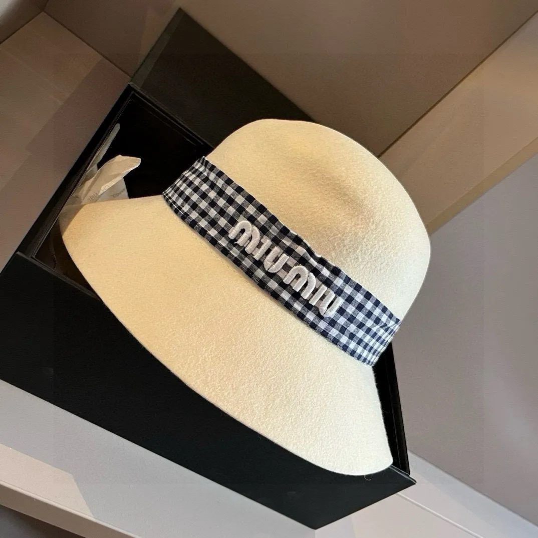 💰140¥ miumiu new autumn and winter wool basin hat, 100% wool fabric%, head circumference 57cm