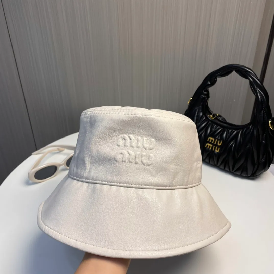 P66 comes with a cloth bag, miumiu new autumn and winter new original fisherman hat, full of retro charm, 1:1 mold customization, excellent quality, basic head circumference 56, adjustable.