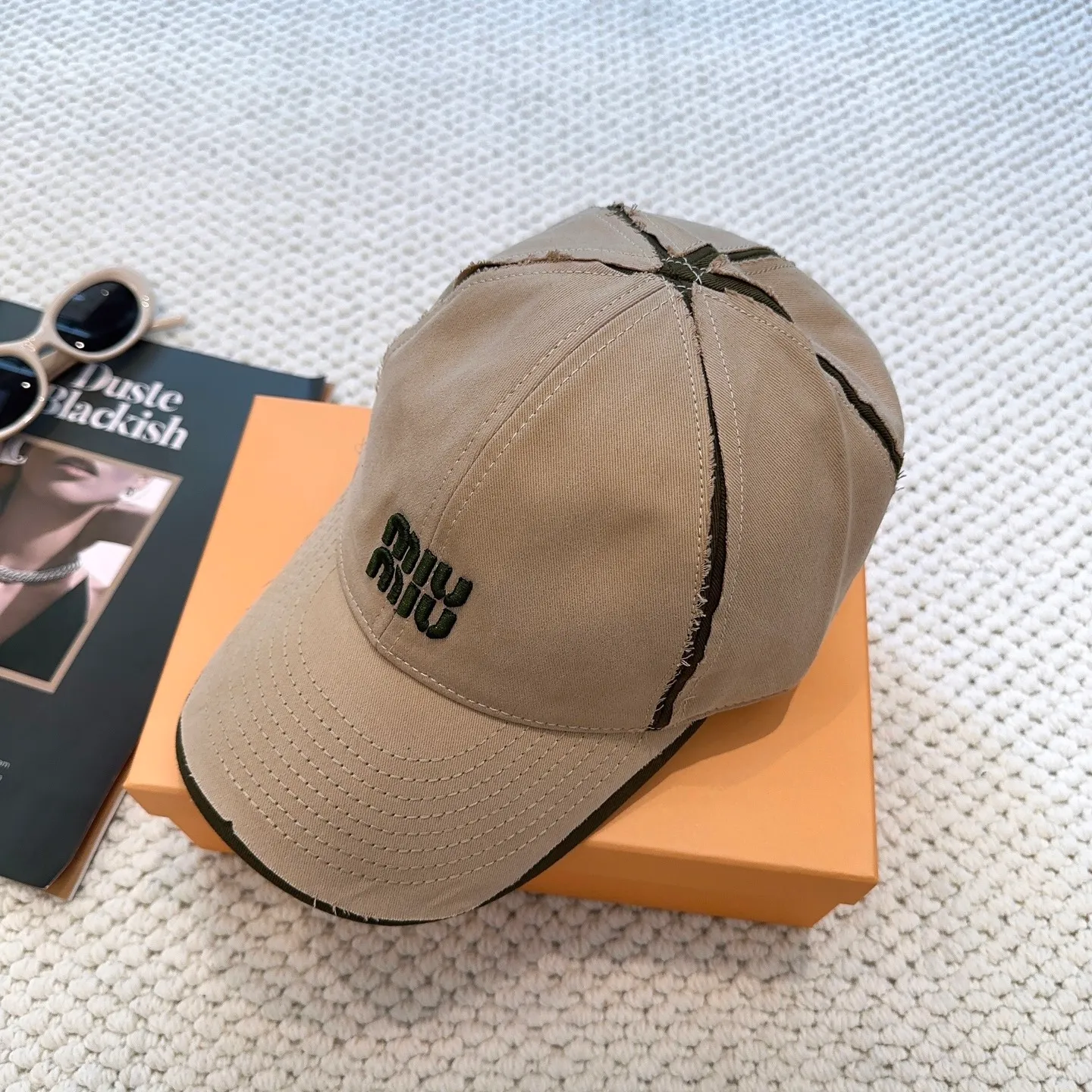 P96 💛 Comes with dust bag. [Miumiu Miu Miu] High version new order style embroidered baseball cap 🧢 Great brand style, super easy to match, hurry up and get it!
