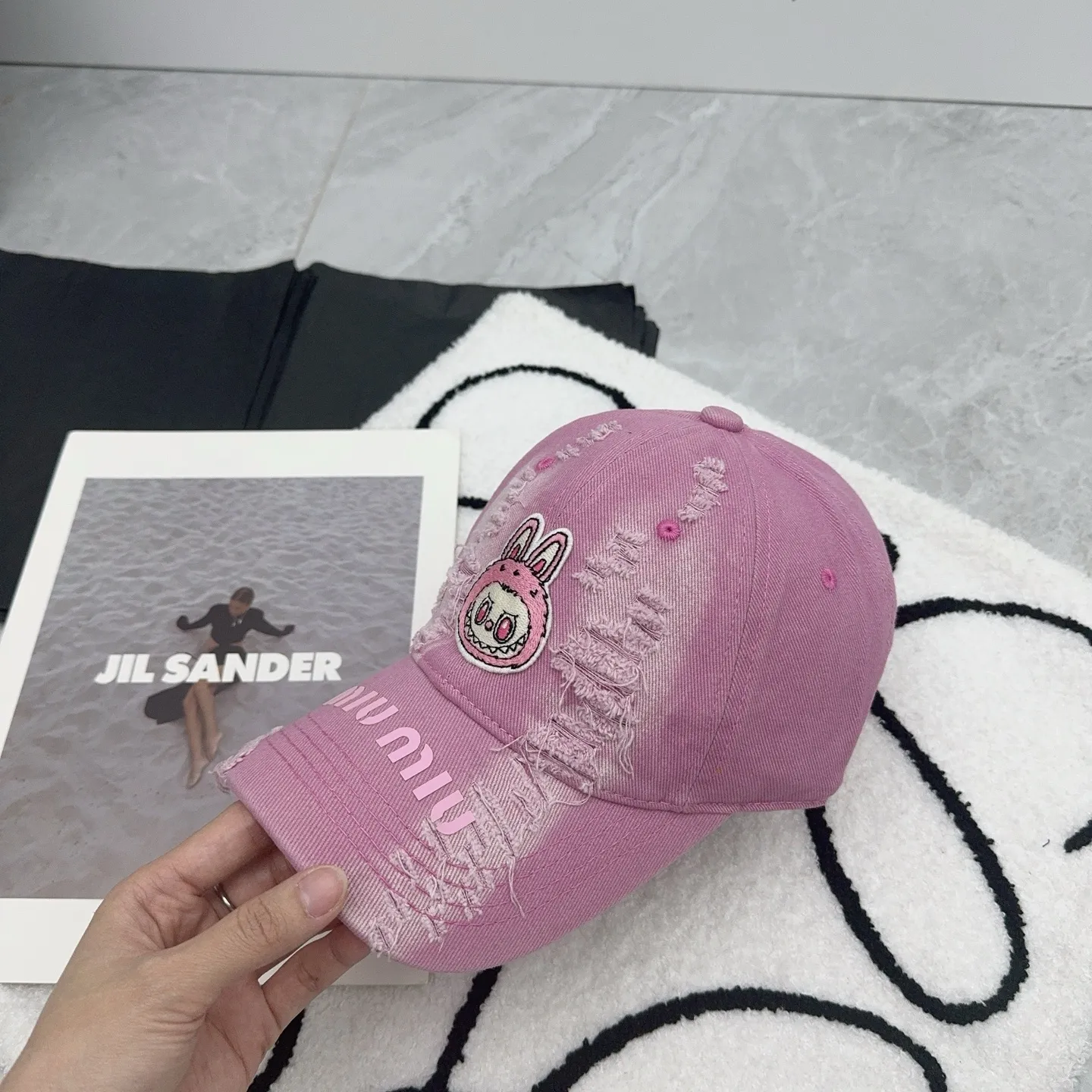 miumiu new ✓ Sweet and cool baseball cap 🧢 Tie-dye design is very special‼ ️