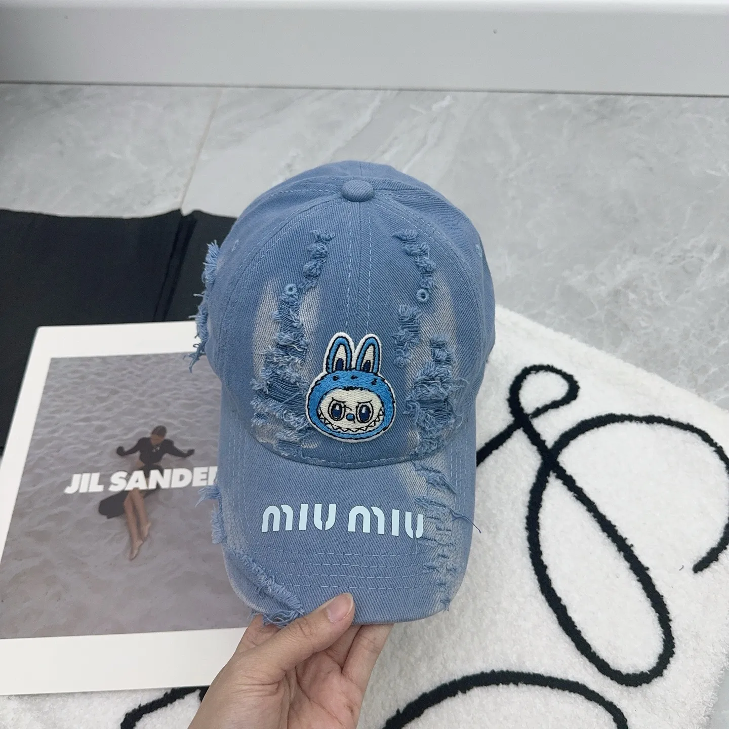 miumiu new ✓ Sweet and cool baseball cap 🧢 Tie-dye design is very special‼ ️