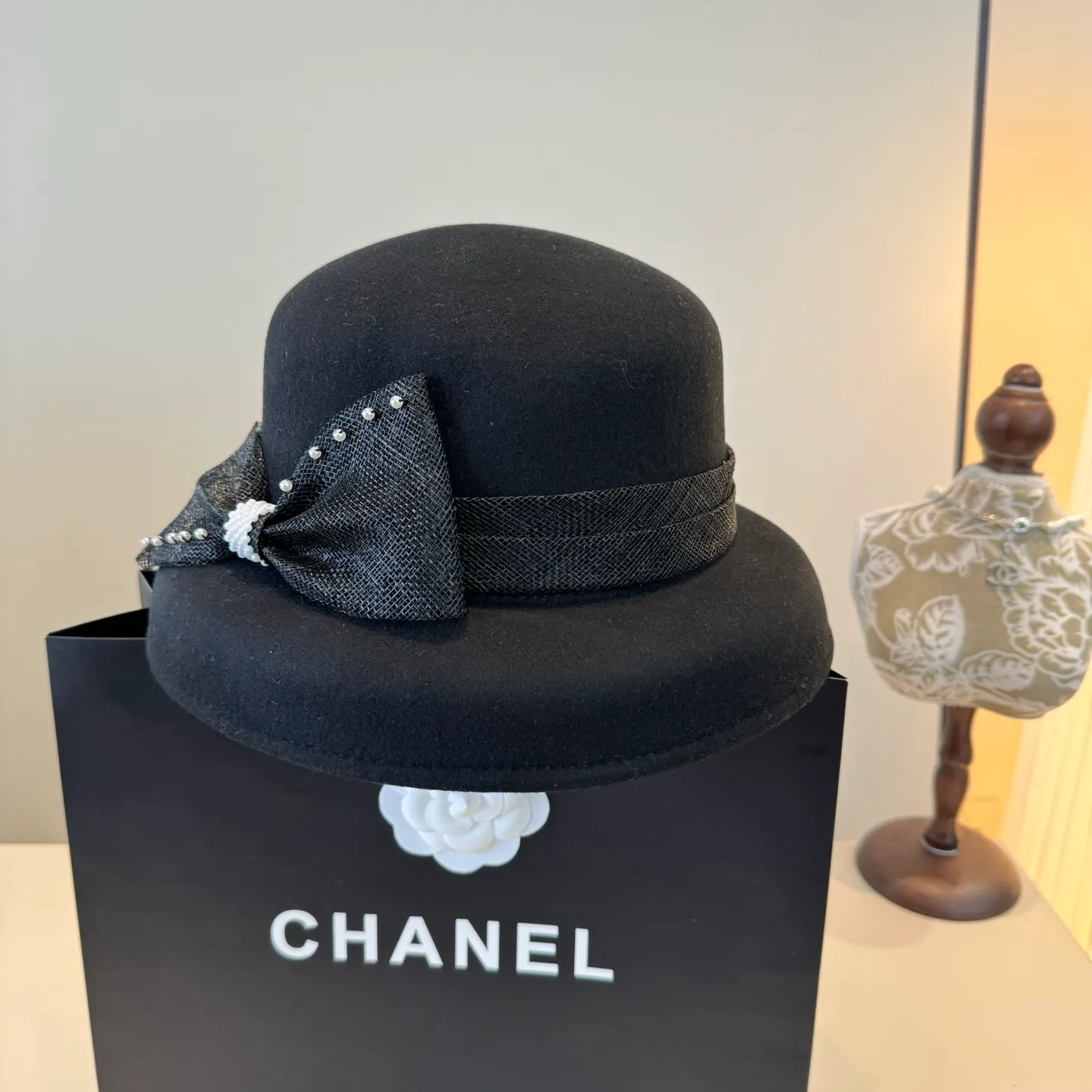 💰180¥ miumiu new autumn and winter wool basin hat, 100% wool fabric%, head circumference 57cm