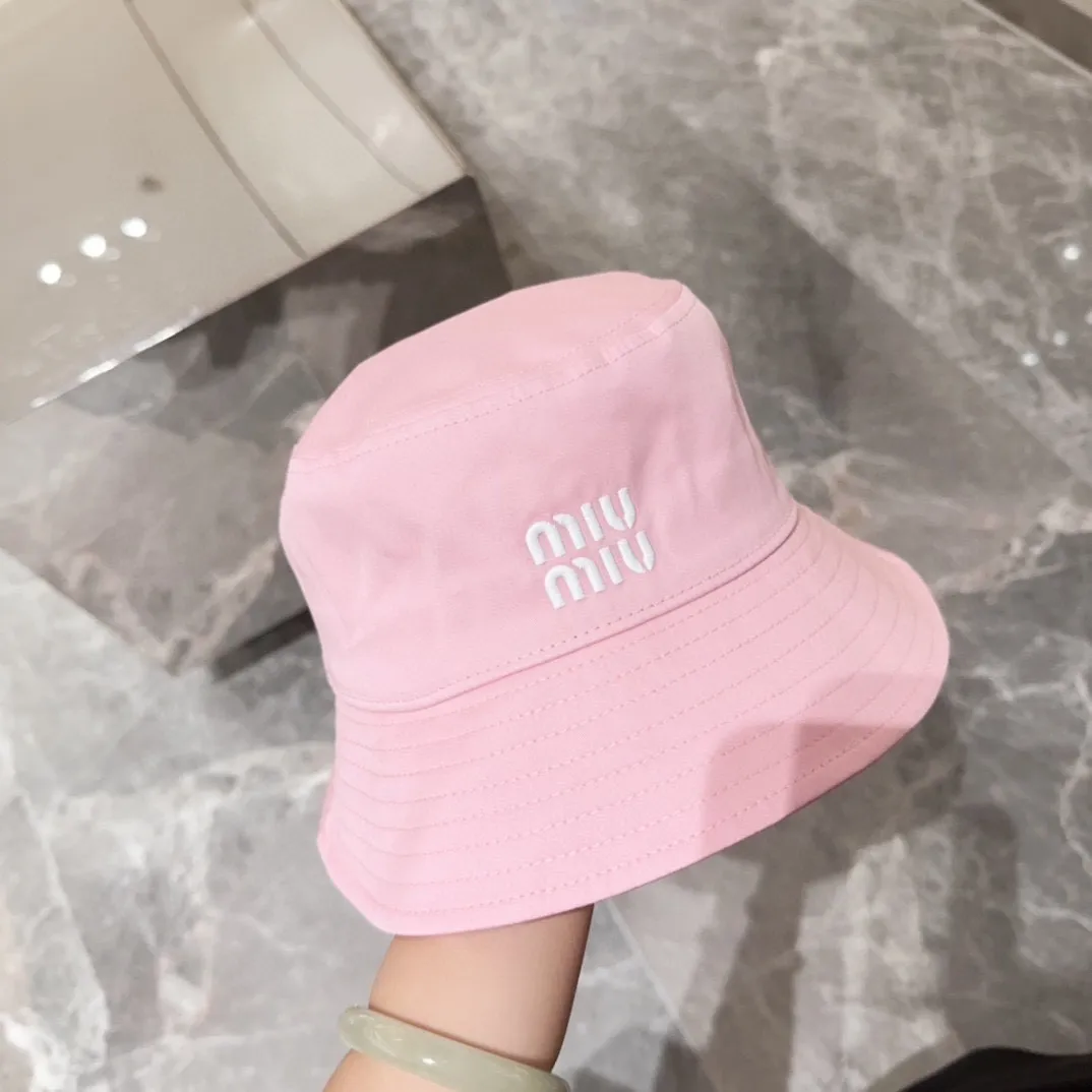 💰70 miumiu embroidered fisherman hat, big-name style, very easy to match, get it now!