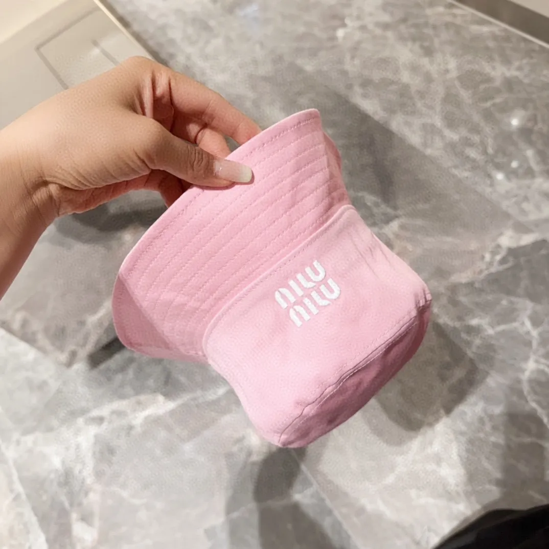 💰70 miumiu embroidered fisherman hat, big-name style, very easy to match, get it now!