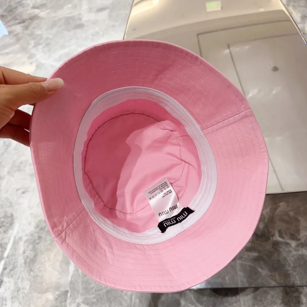 💰70 miumiu embroidered fisherman hat, big-name style, very easy to match, get it now!