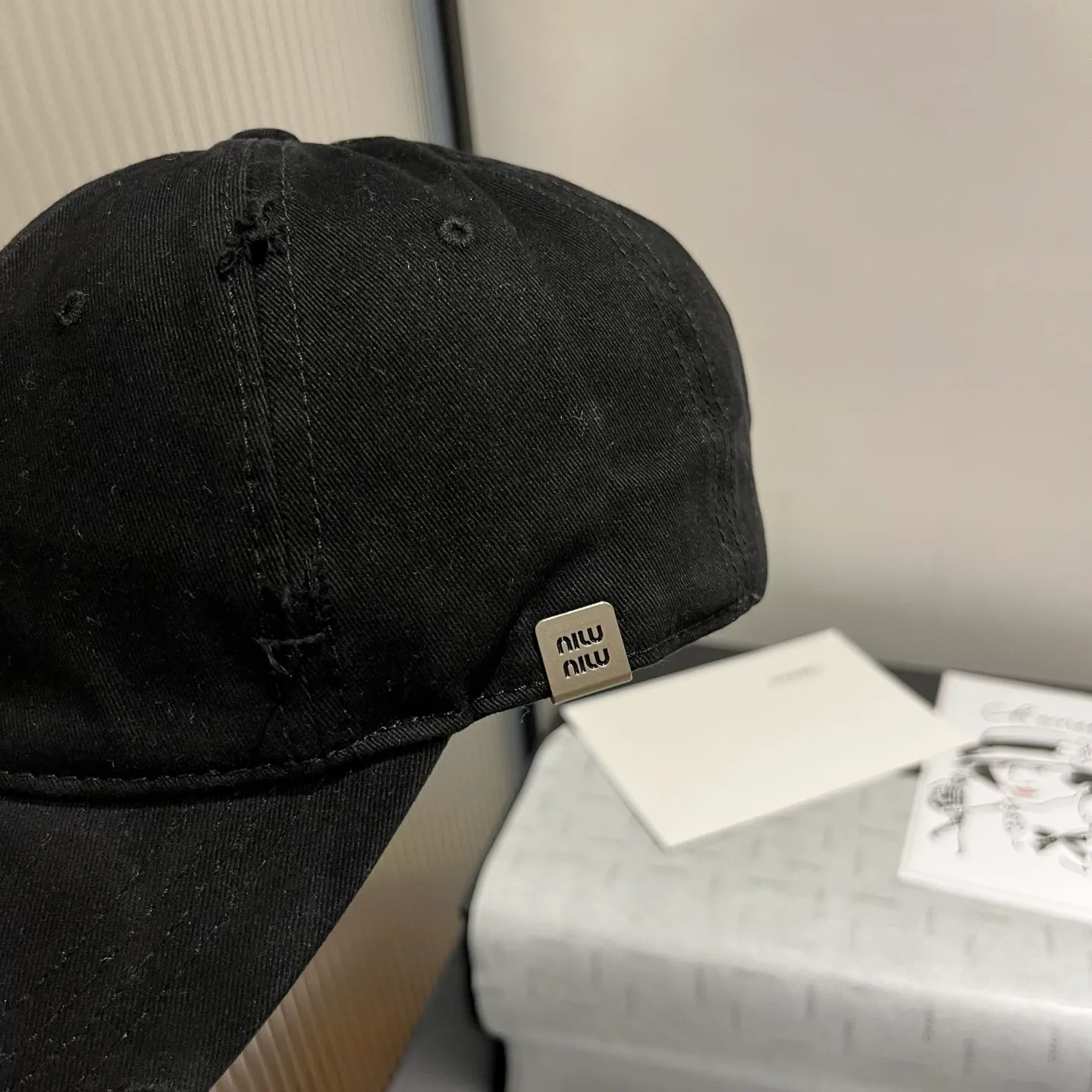 💰70¥ miumiu new ripped peaked cap, unisex, great style