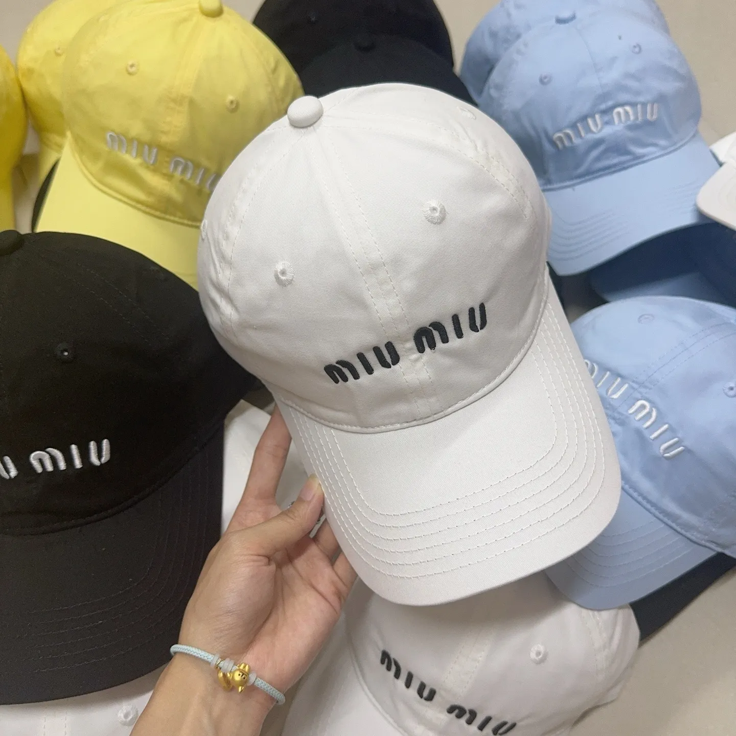 miumiu's hot-selling baseball cap🤩 🔥 Versatile and vibrant colors~ Chicken yellow, hot-selling item💥