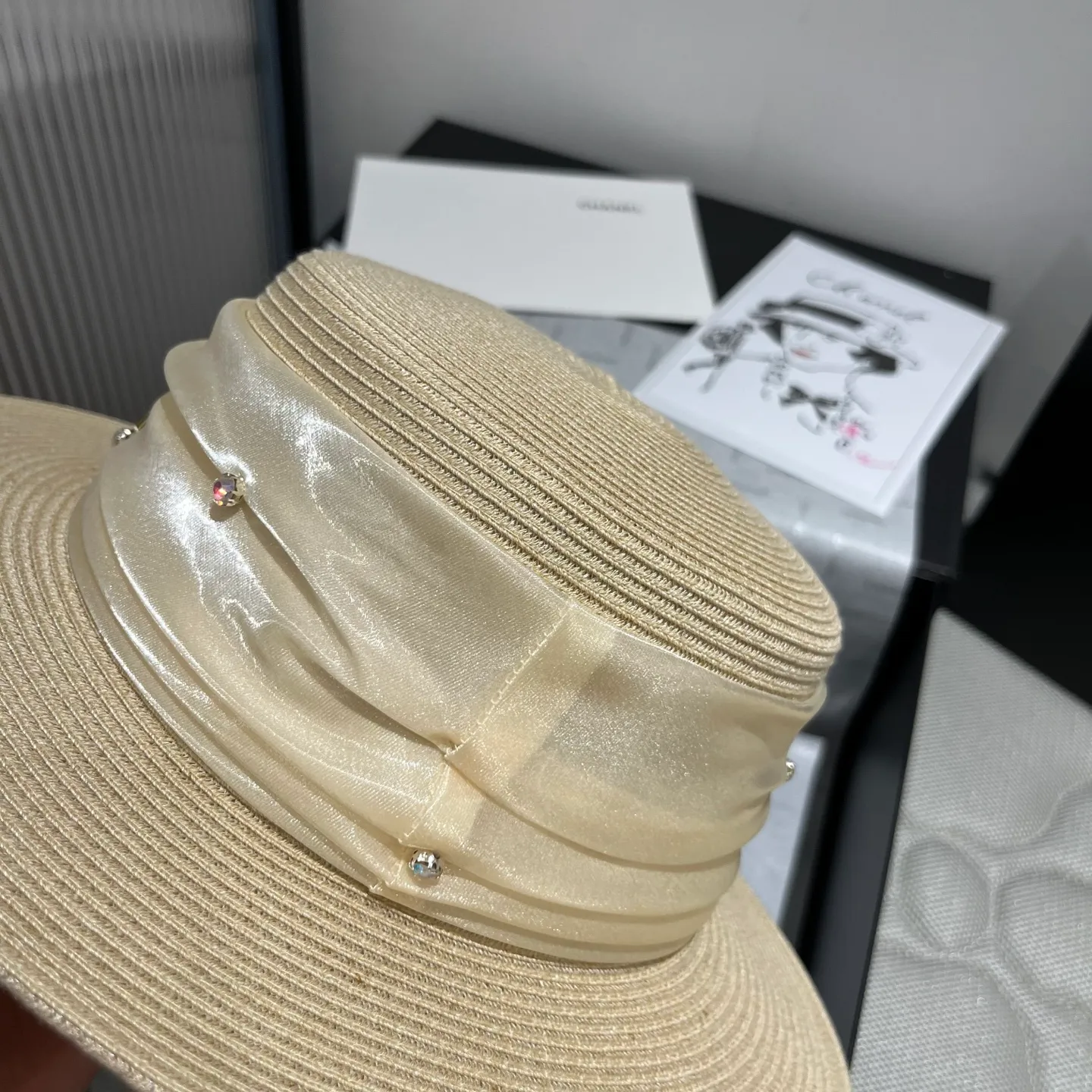 💰170¥ miumiu new flat top hat, high-grade PP straw fabric, head circumference 57cm