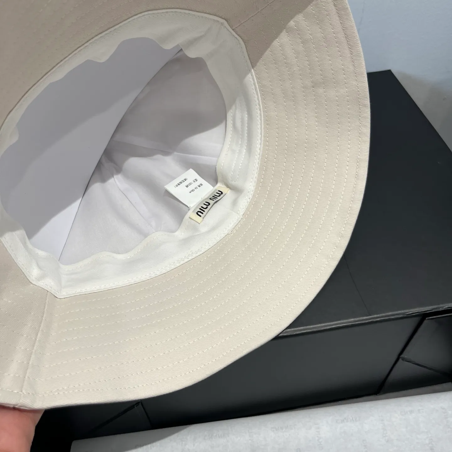 💰100¥ Miumiu miumiu spring and summer style cat ears and ding fisherman hat, pure cotton fabric, high-grade workmanship, head circumference 57cm