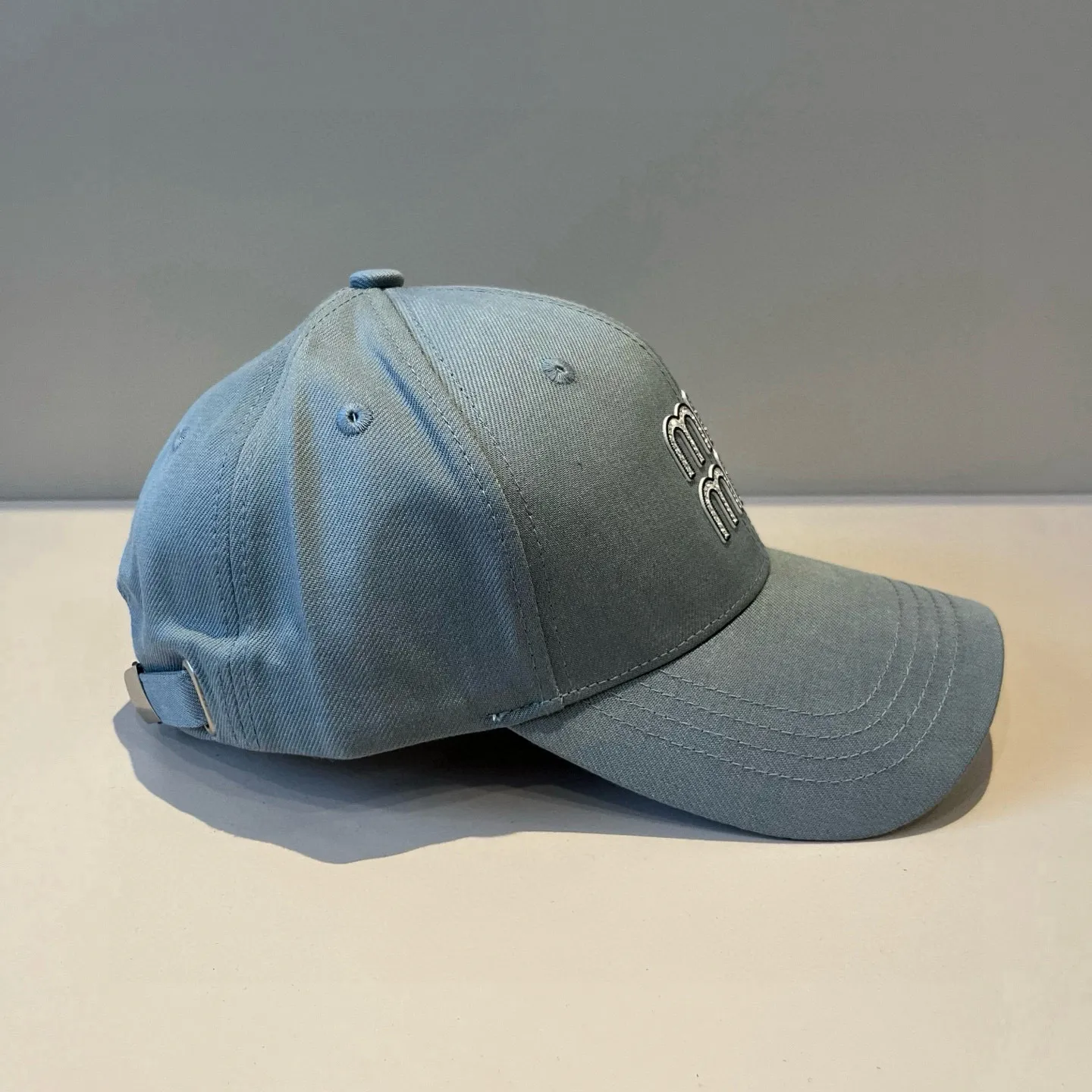 P60 miumiu original spring and summer new baseball cap, authentic mold-making and custom-made, the original workmanship is meticulous and the quality is superb!