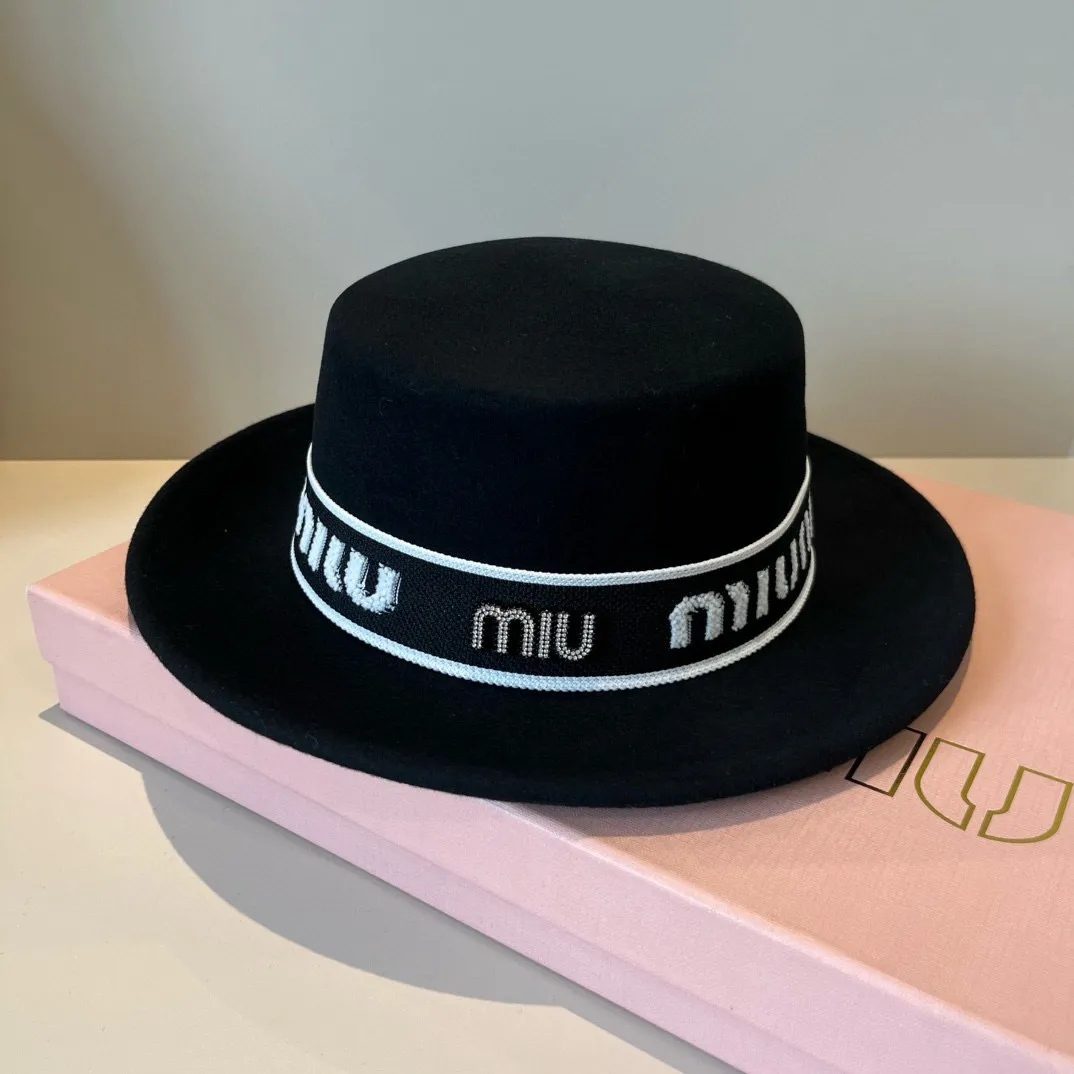 💰170¥ Black miumiu autumn and winter new wool top hat, flat top hat, 100% wool🦙% fabric, head circumference 57cm