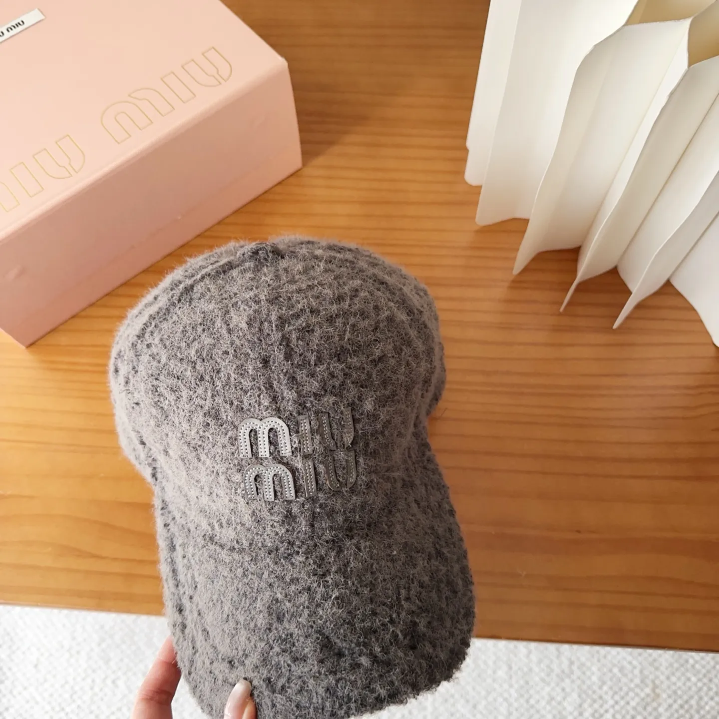 💰48 Miumiu Miumiu new order style embroidered baseball cap🧢Big brand style is super easy to match, get it now!