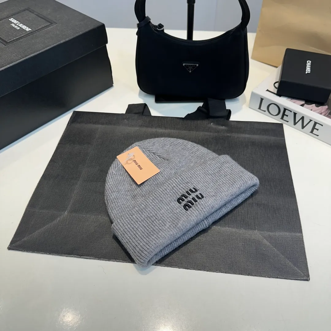 P60 miumiu new autumn and winter woolen hat