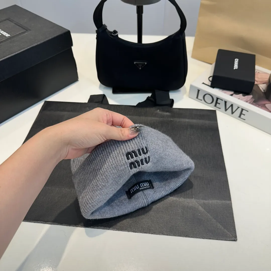 P60 miumiu new autumn and winter woolen hat