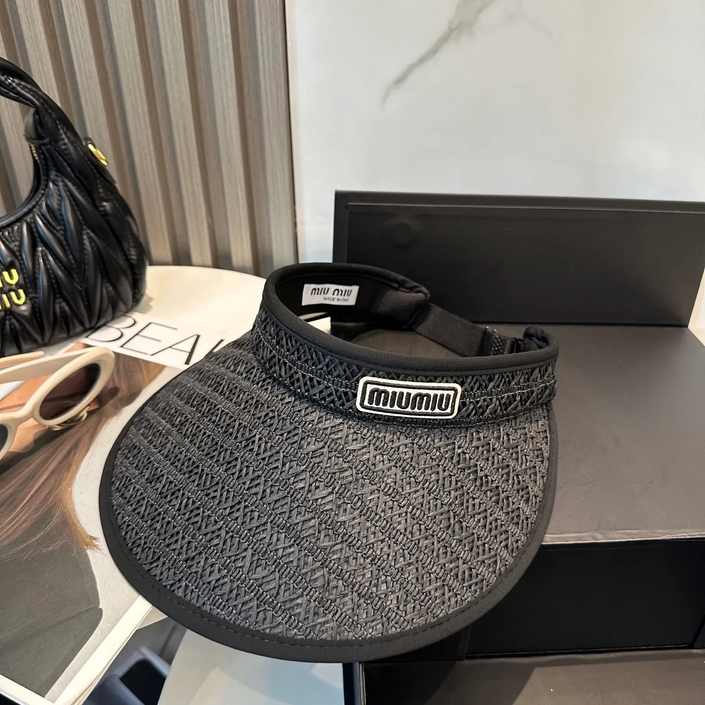 P70💛 Comes with dust bag miumiu 2025 new sun visor hollow top headband hat, 🔆 versatile sun visor ~ a great tool for casual outings, great sun protection! Love it so much 💕