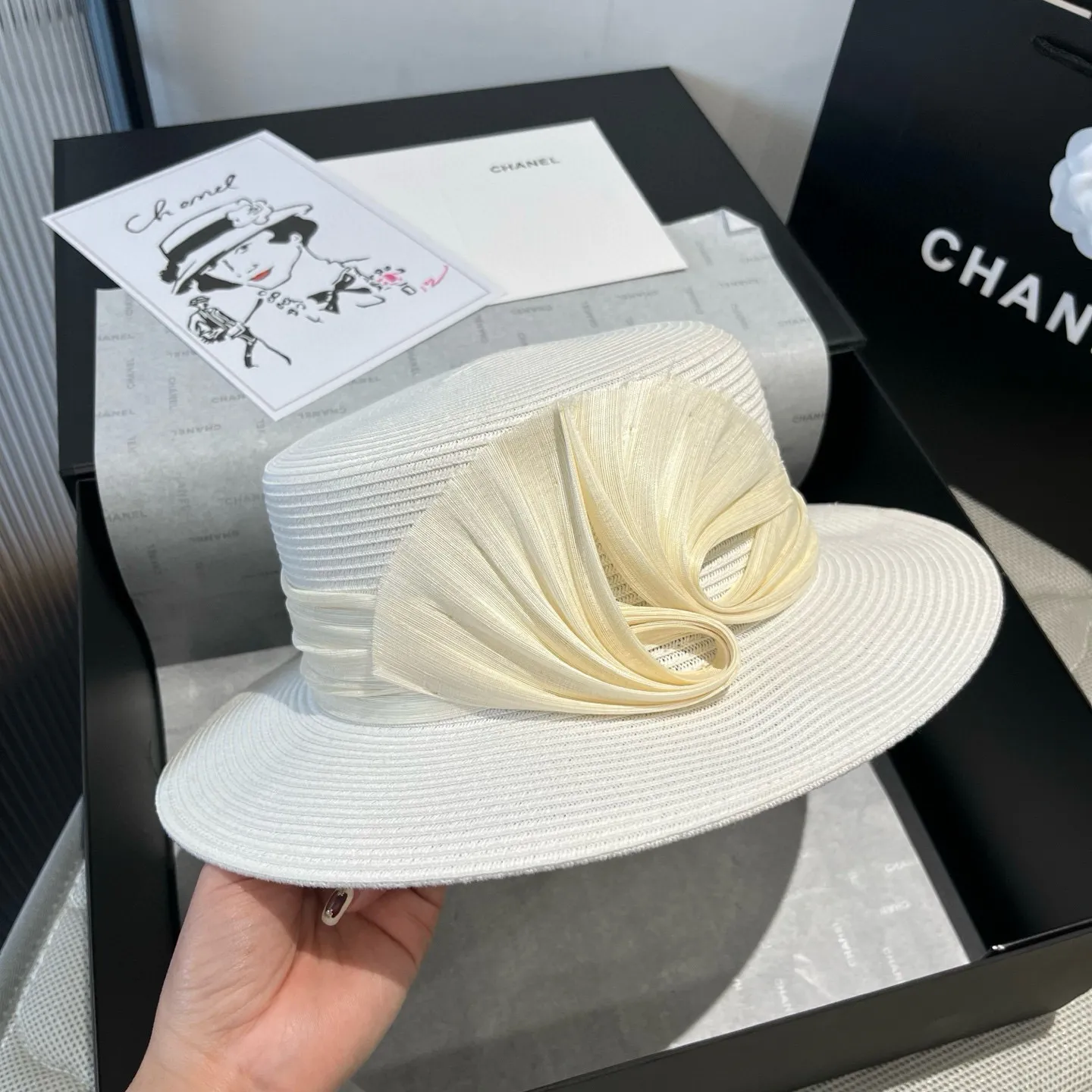 💰180¥ miumiu flat top hat, organza accessories, head circumference cm